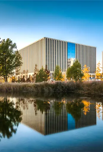 Imatge del campus de Hangzhou que il·lustra el bloc Estudia a la Xina